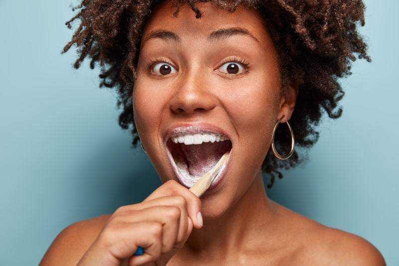 Tooth whitening toothpastes