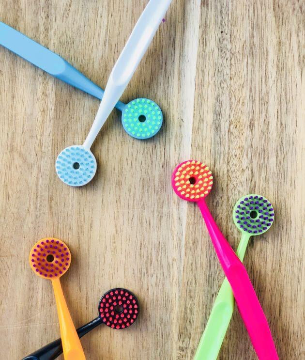 Tung Brush (with sample gel sachet) - Tongue Brush | SmileShop , Bad Breath, Brush, Clean, Dentist Design, Fresh breath, Halitosis, Tongue